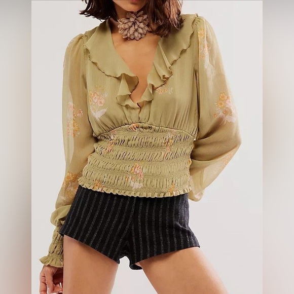 Free People Women’s Smocked So Nice Blouse, Size XS NWOT - Picture 1 of 9